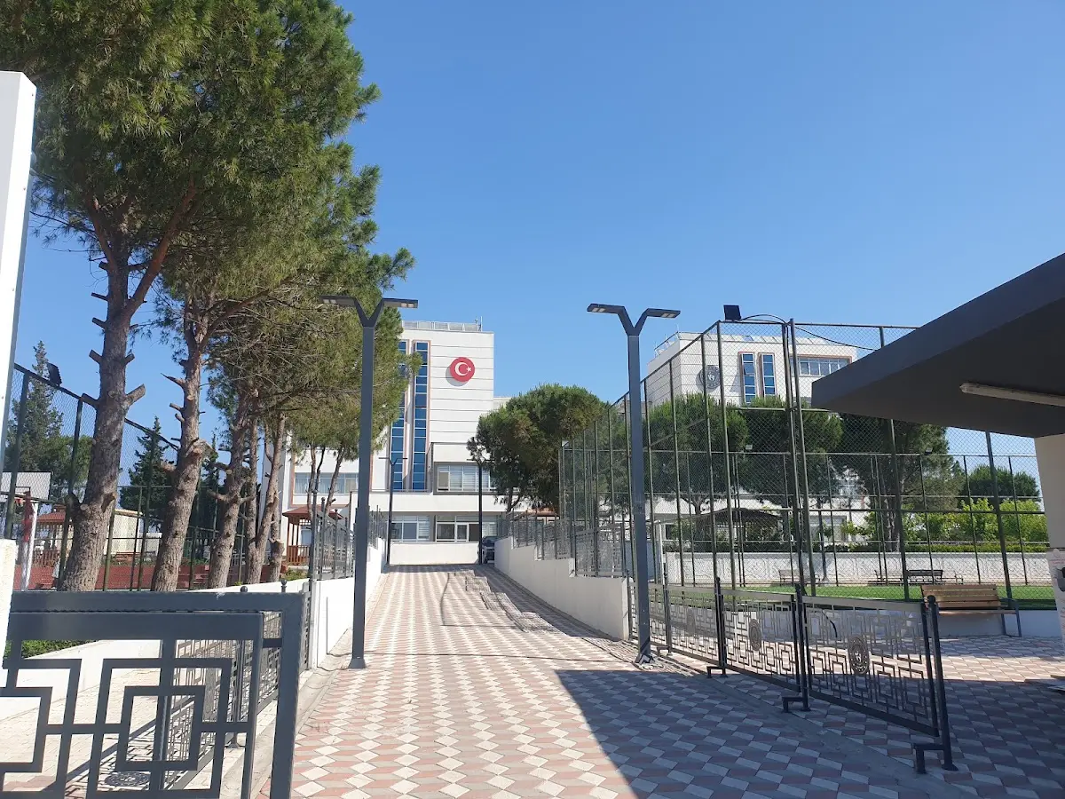 Ayvalık Kyk Kız Ve Erkek Öğrenci Yurdu Cover