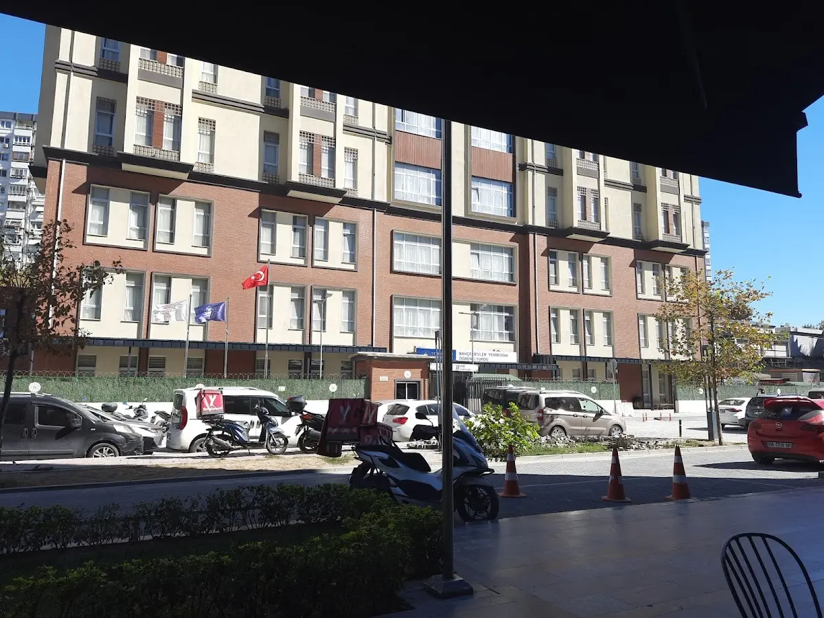 Bahçelievler Yenibosna Kyk Kız Öğrenci Yurdu