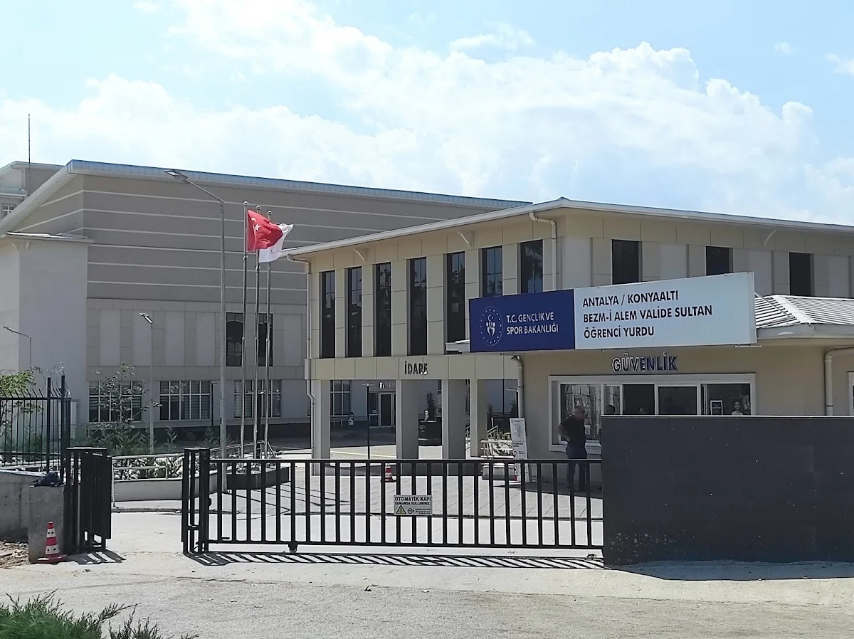 Bezm-i Alem Valide Sultan KYK Kız Öğrenci Yurdu