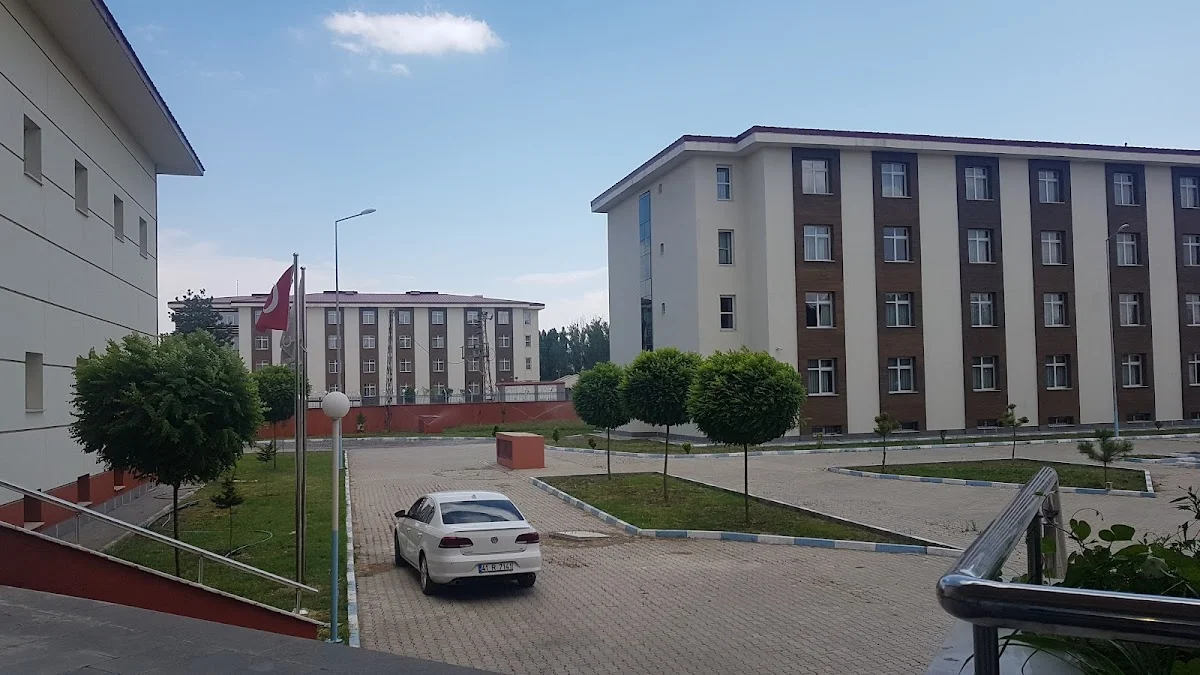 Erciş Kyk Kız Ve Erkek Öğrenci Yurdu Cover