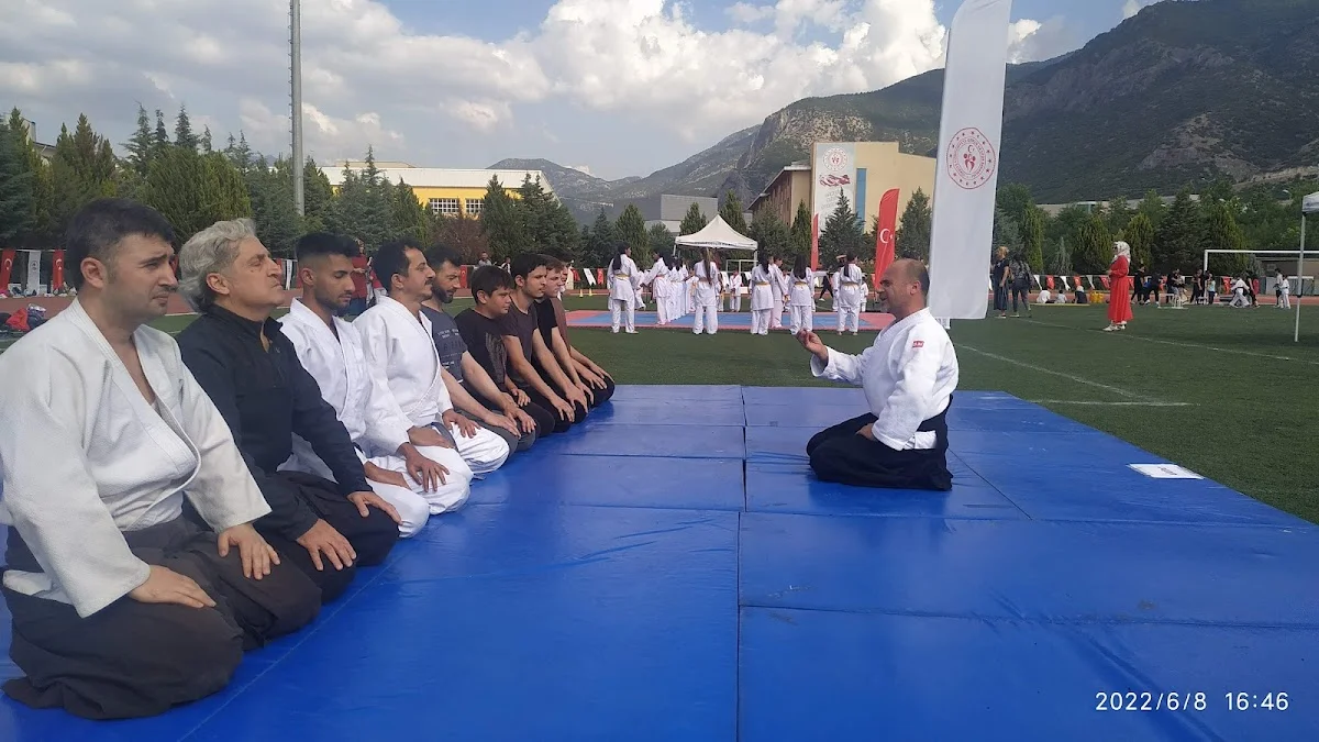 Fatma Yıldız Hanım Kyk Kız Öğrenci Yurdu Cover