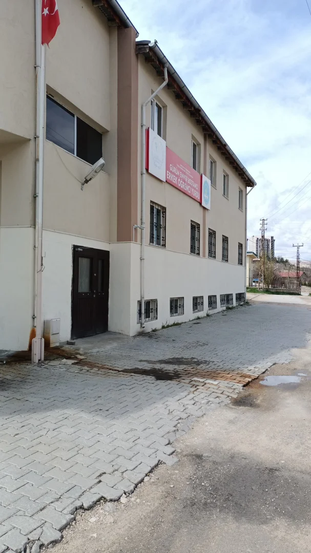 Gürün Enver Bostancı Kyk Kız Ve Erkek Yurdu Fotoğraf3