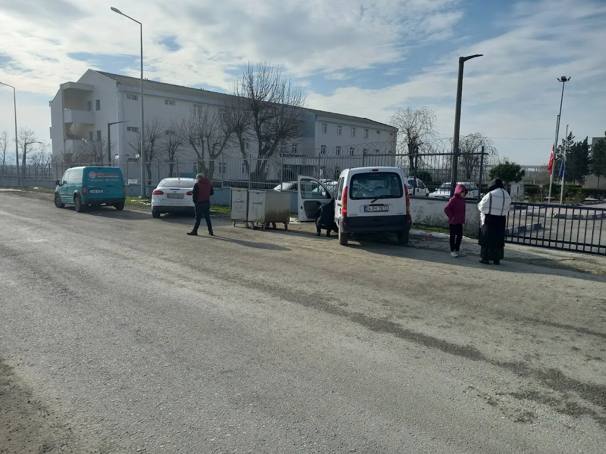 Hacı İlbeyi Kyk Kız Ve Erkek Öğrenci Yurdu Cover