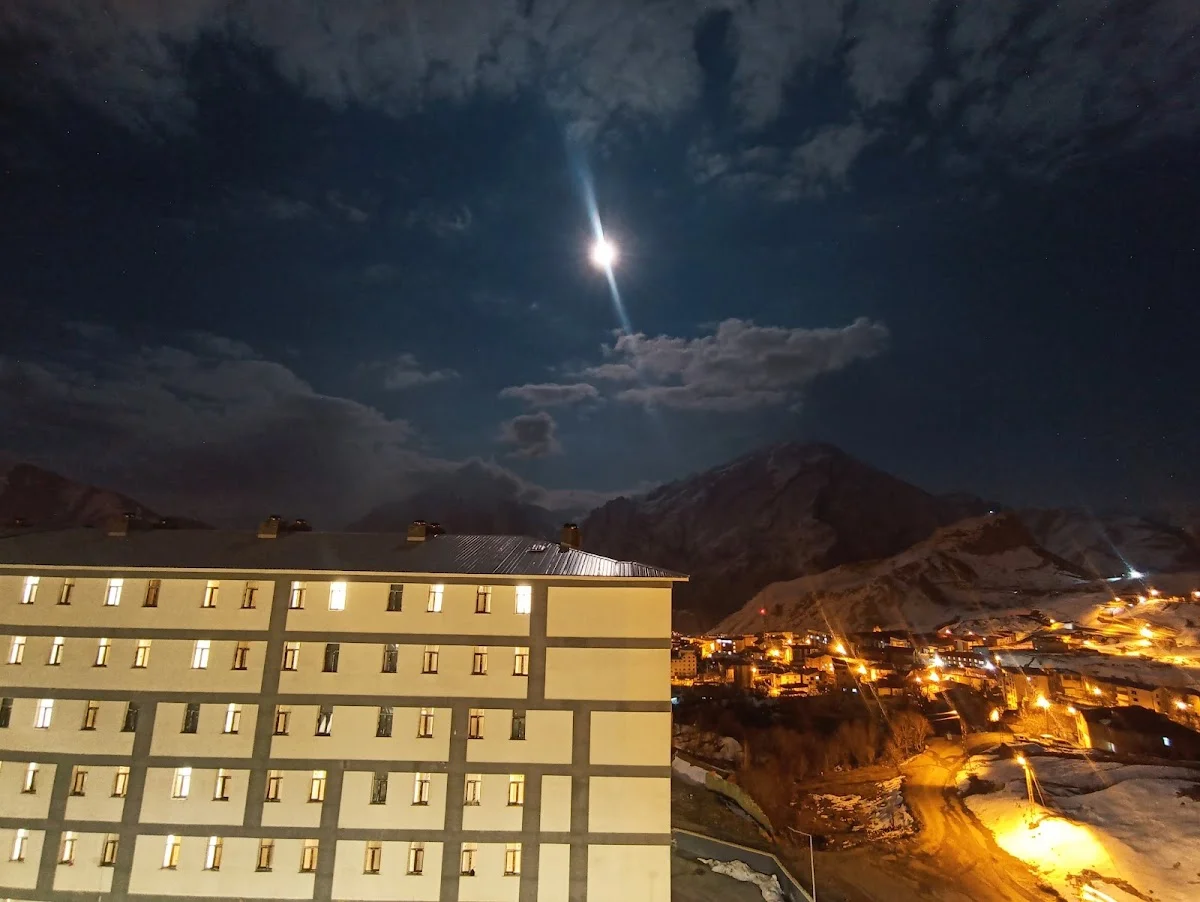 Hakkari Kyk Erkek Öğrenci Yurdu Cover