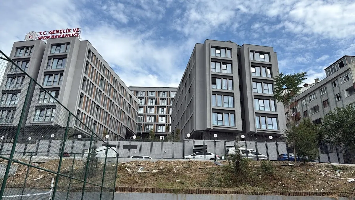 Haliç Kyk Erkek Öğrenci Yurdu Cover