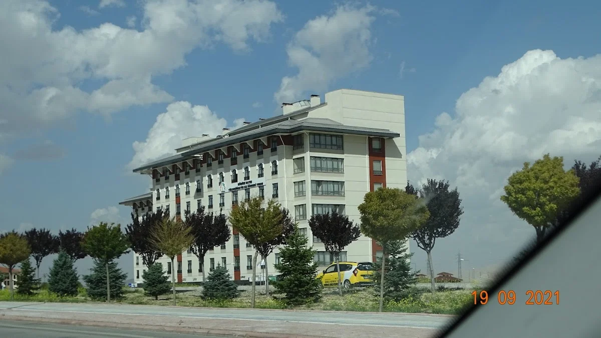 Hamdiye Yıldırım Kyk Kız Öğrenci Yurdu Cover