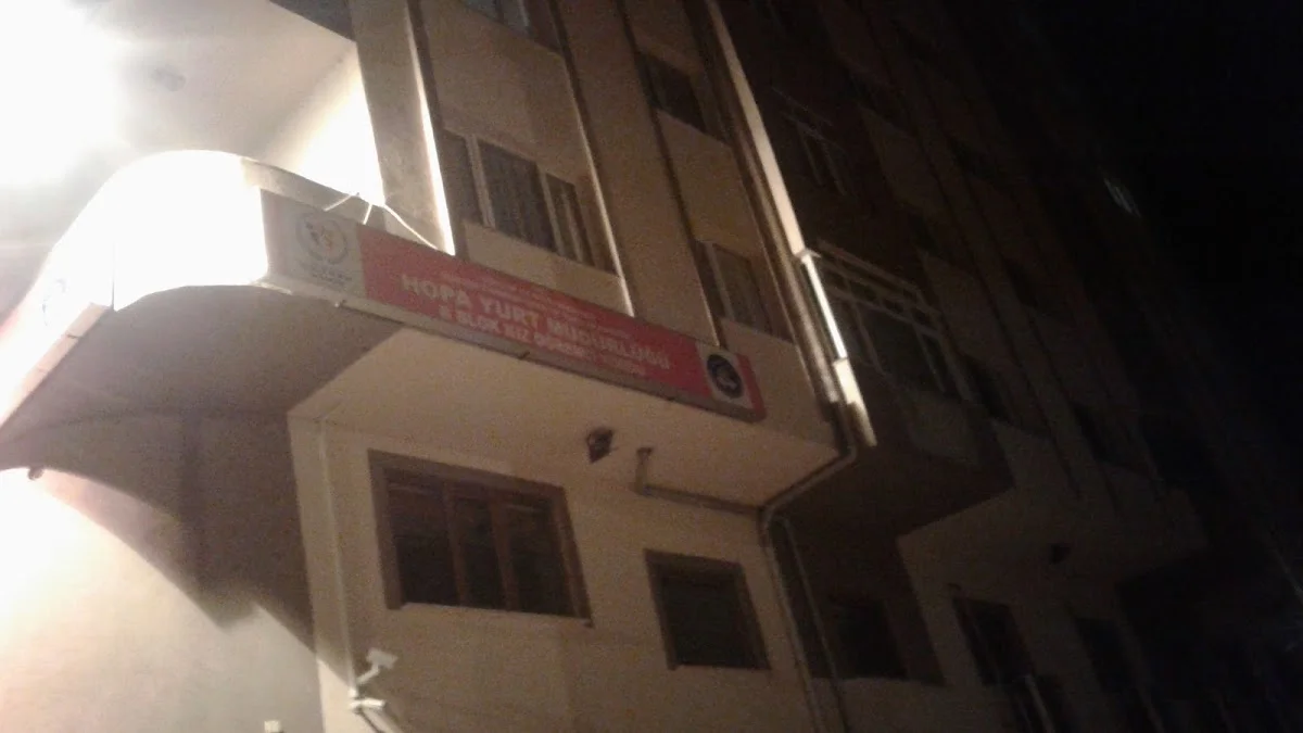 Hopa Kyk Kız Ve Erkek Öğrenci Yurdu Cover