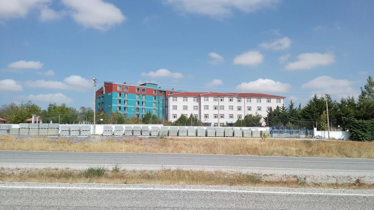 Kadınhanı Ali Fatma Sündüs Kyk Kız Erkek Yurdu Fotoğraf2