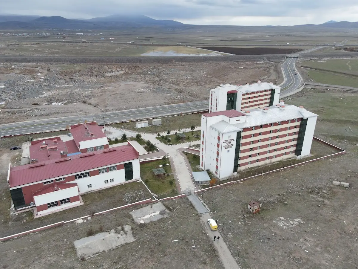 Kars Hasan Harakani Kyk Kız Öğrenci Yurdu Fotoğraf3