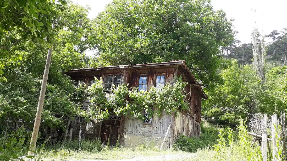 Mudurnu Hacı Mehmet Astarcı Kyk Kız Erkek Yurdu Cover