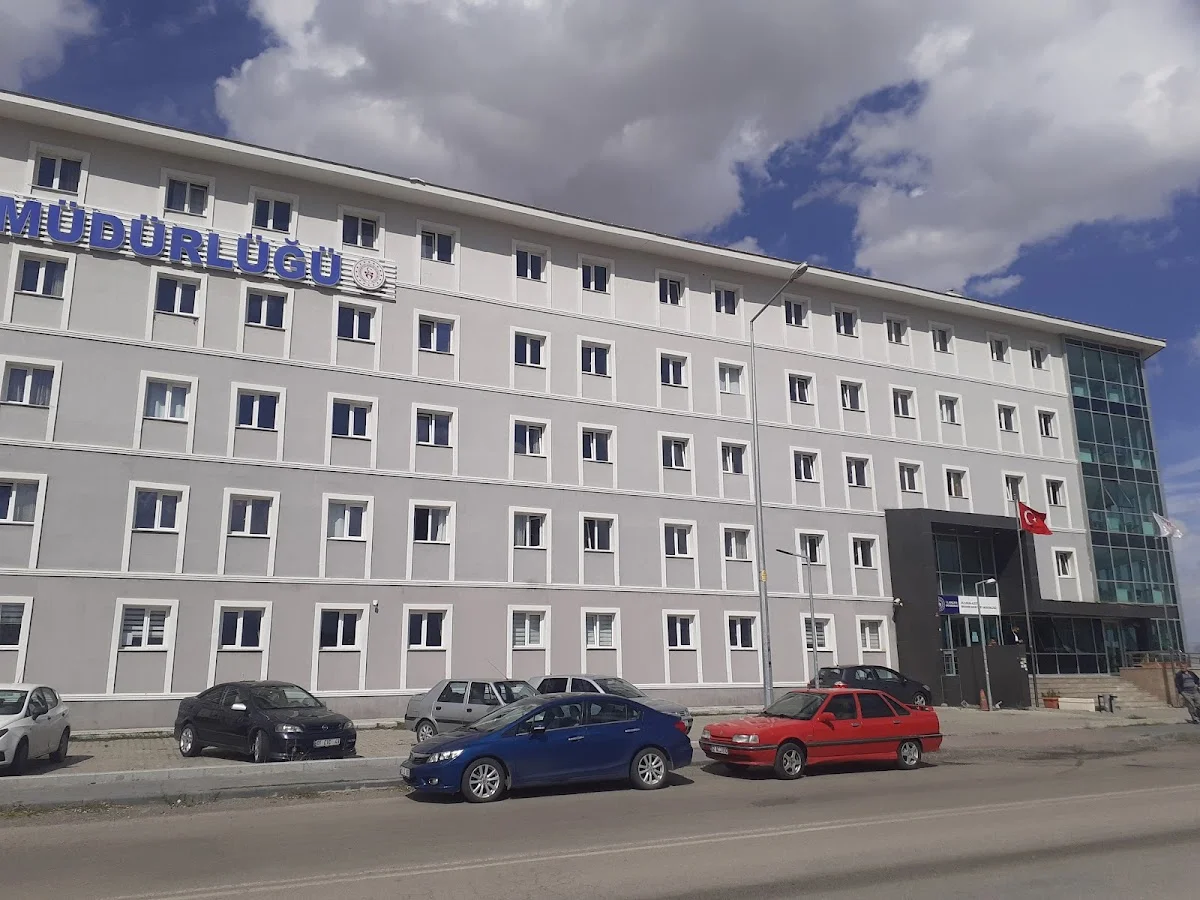 Ömer Nasuhi Bilmen Kyk Erkek Öğrenci Yurdu Fotoğraf2