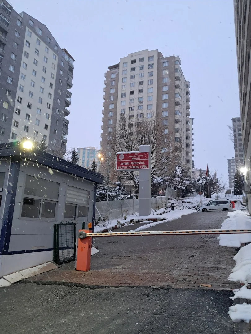 Pertevniyal Sultan Kyk Kız Öğrenci Yurdu Cover