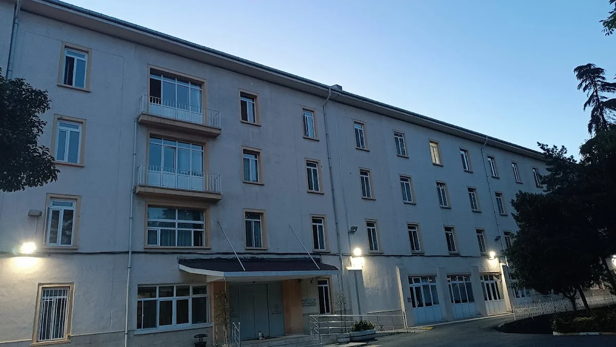 Vezneciler Kyk Kız Öğrenci Yurdu Cover