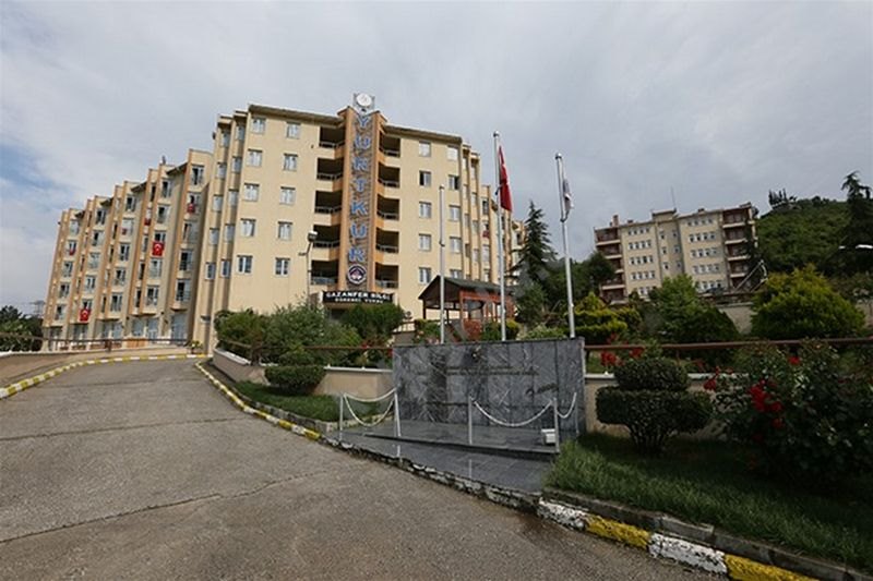 Karamürsel Gazanfer Bilge Kyk Kız Ve Erkek Öğrenci