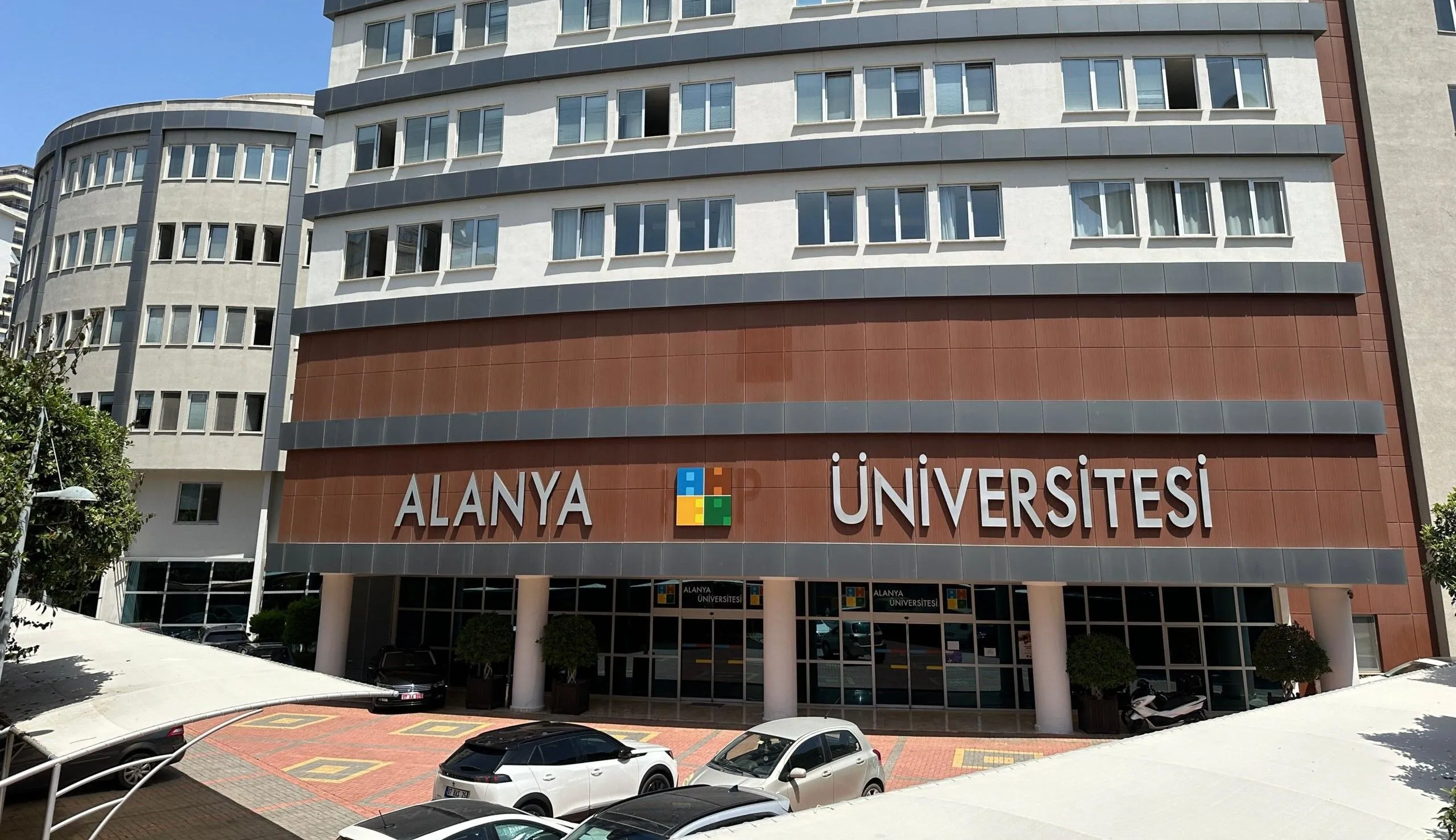 Alanya Üniversitesi Cover