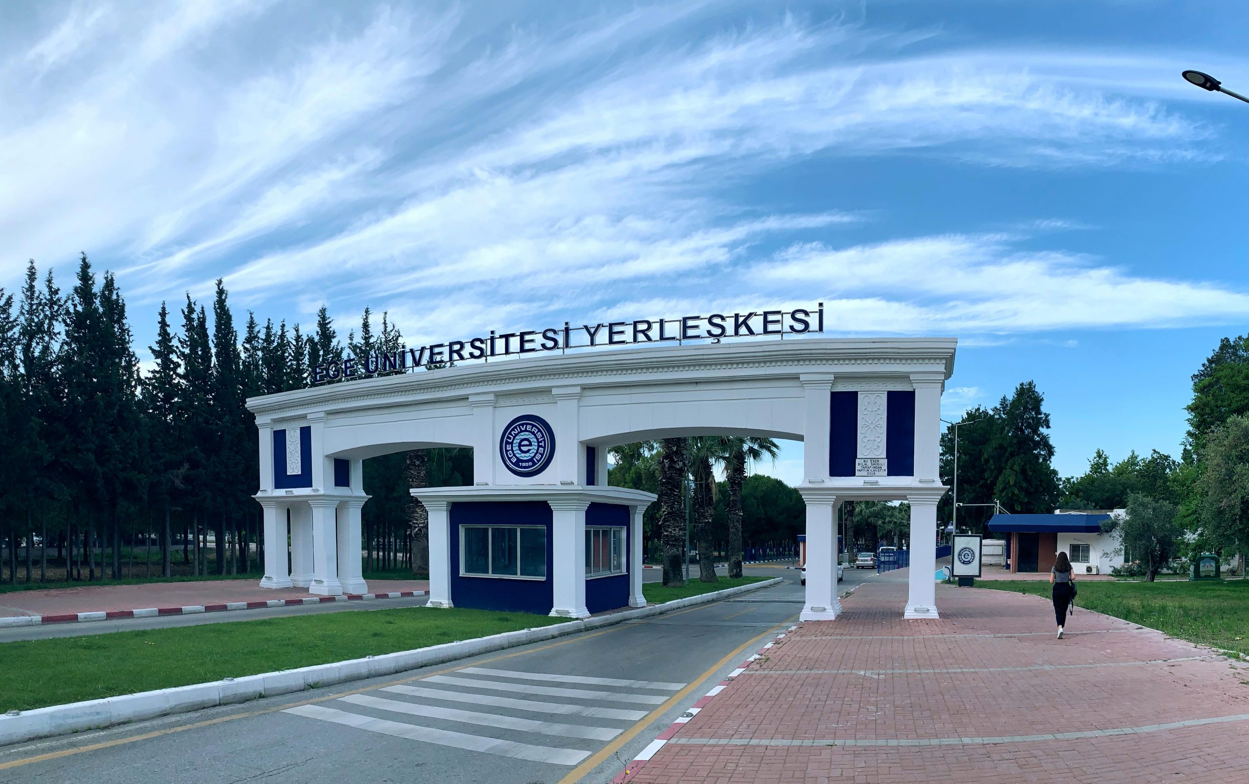 Ege Üniversitesi Cover