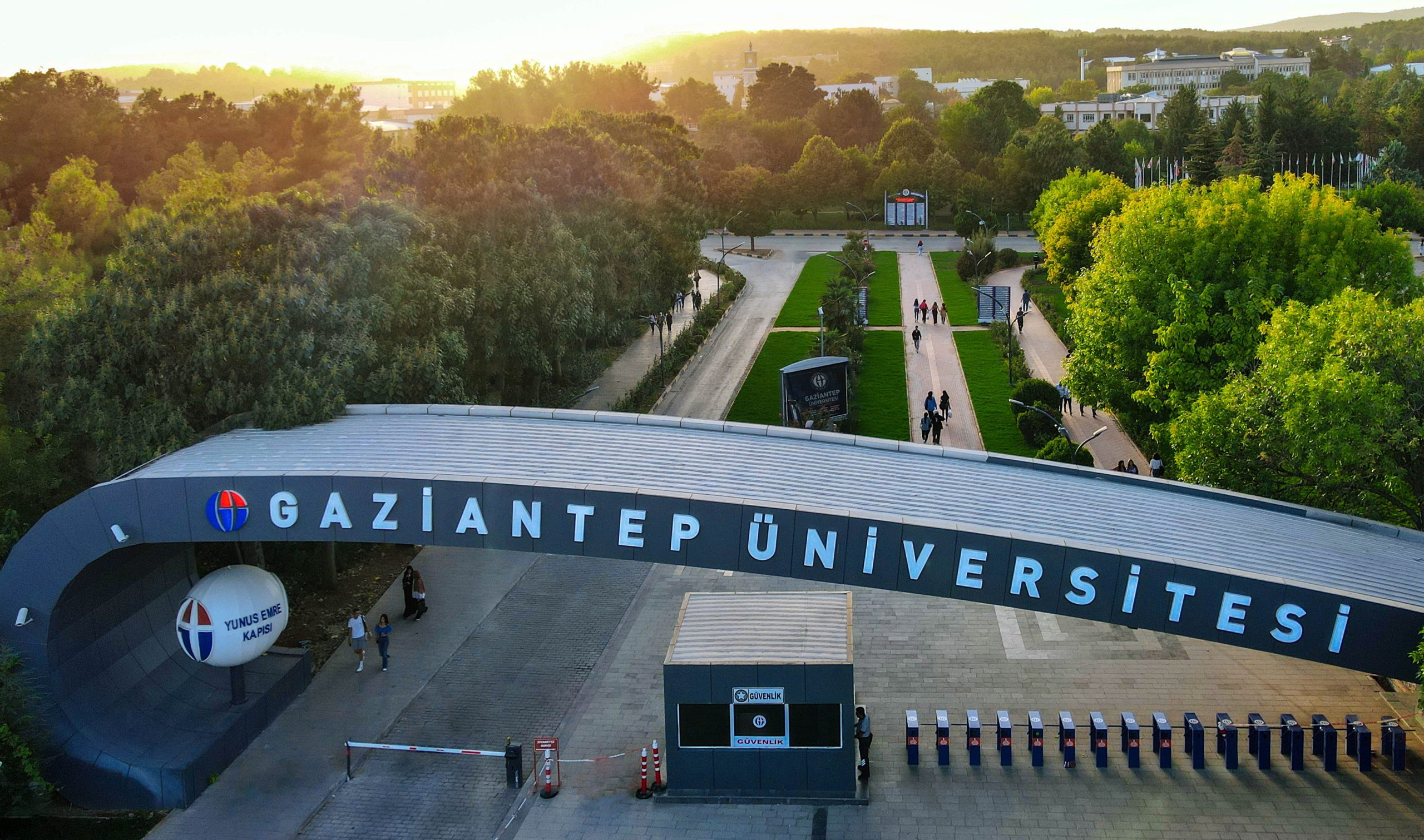 Gaziantep Üniversitesi Cover