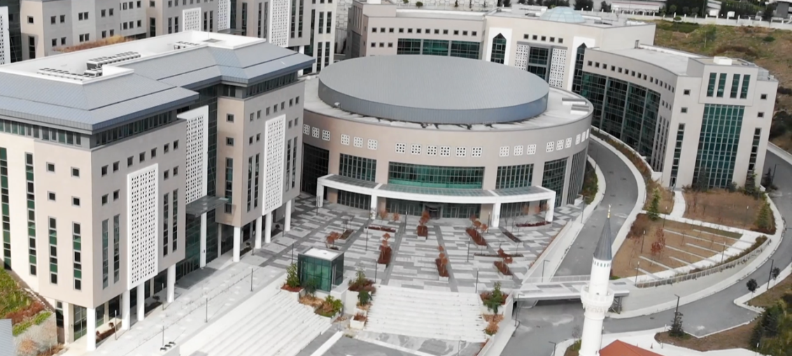 Haliç Üniversitesi Cover