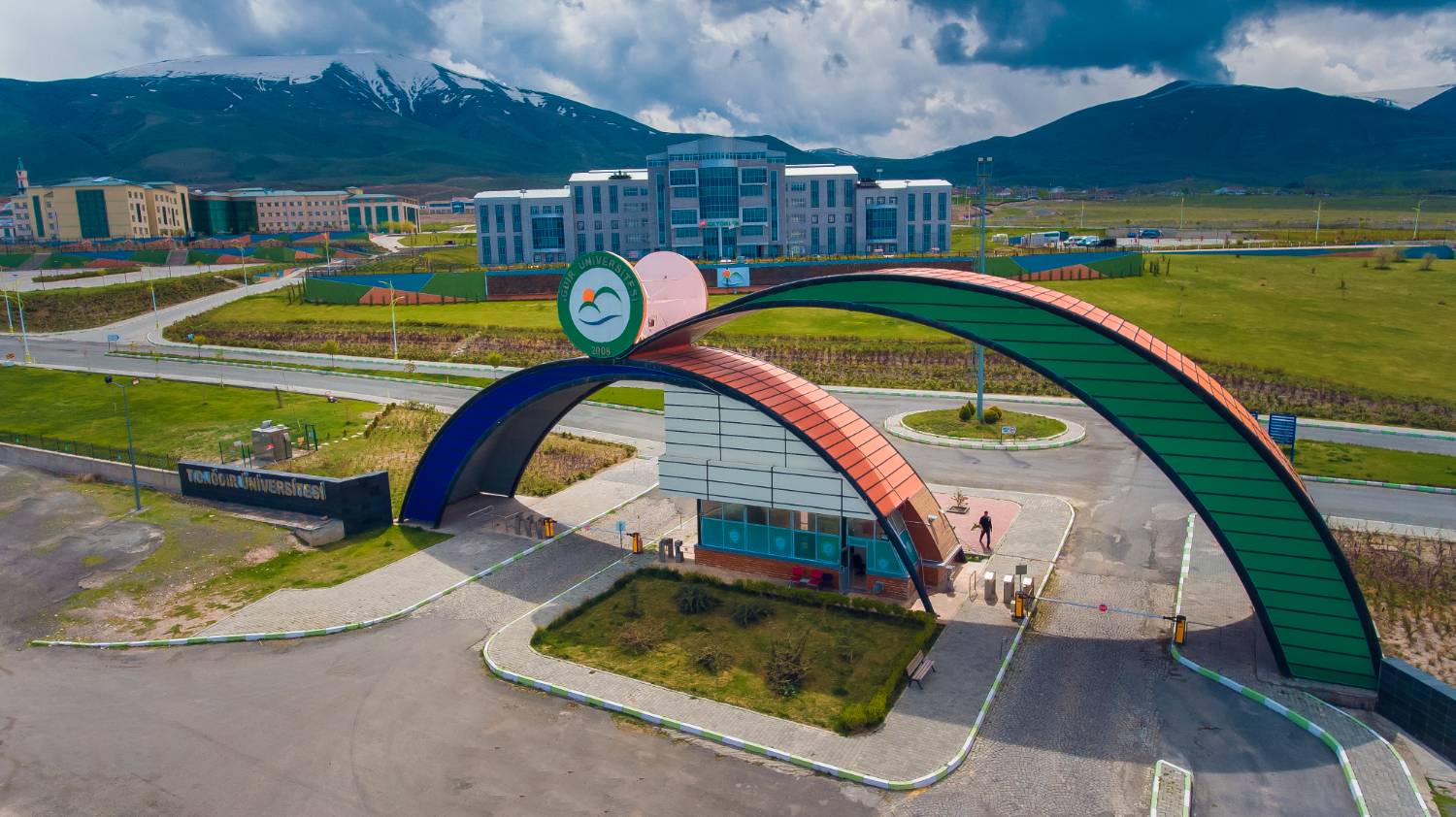 Iğdır Üniversitesi Cover