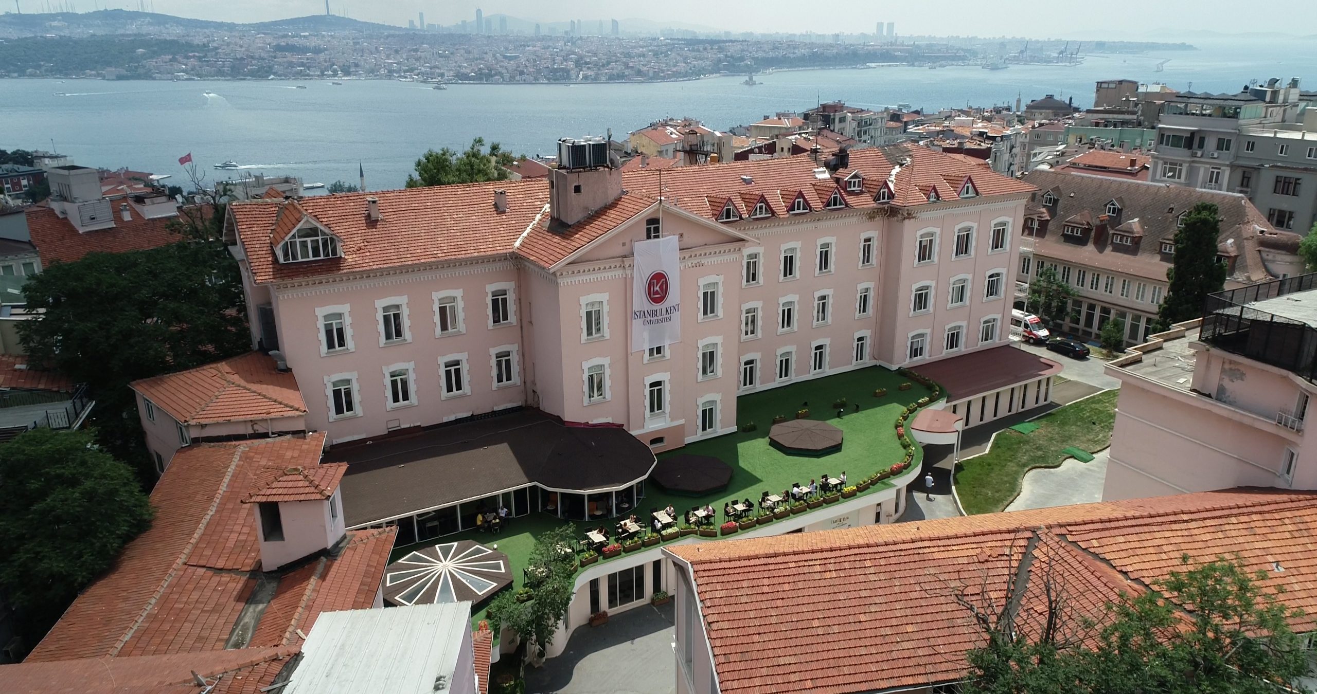 İstanbul Kent Üniversitesi Cover