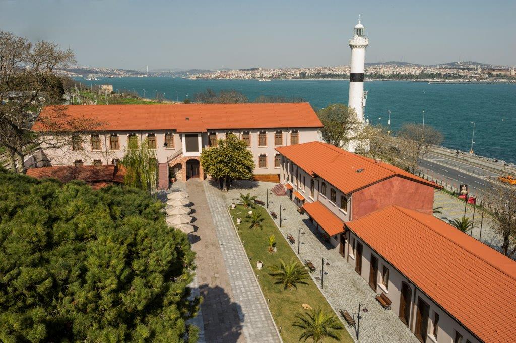 İstanbul Sağlık ve Sosyal Bilimler Meslek Yüksekokulu Cover