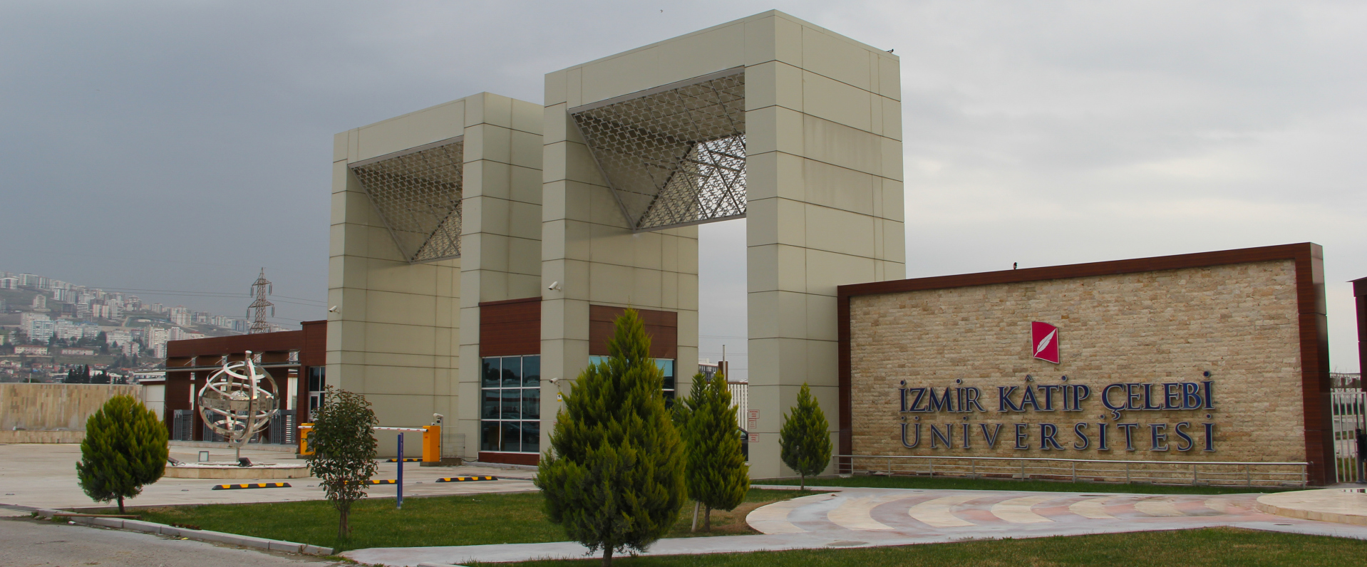 İzmir Katip Çelebi Üniversitesi Cover