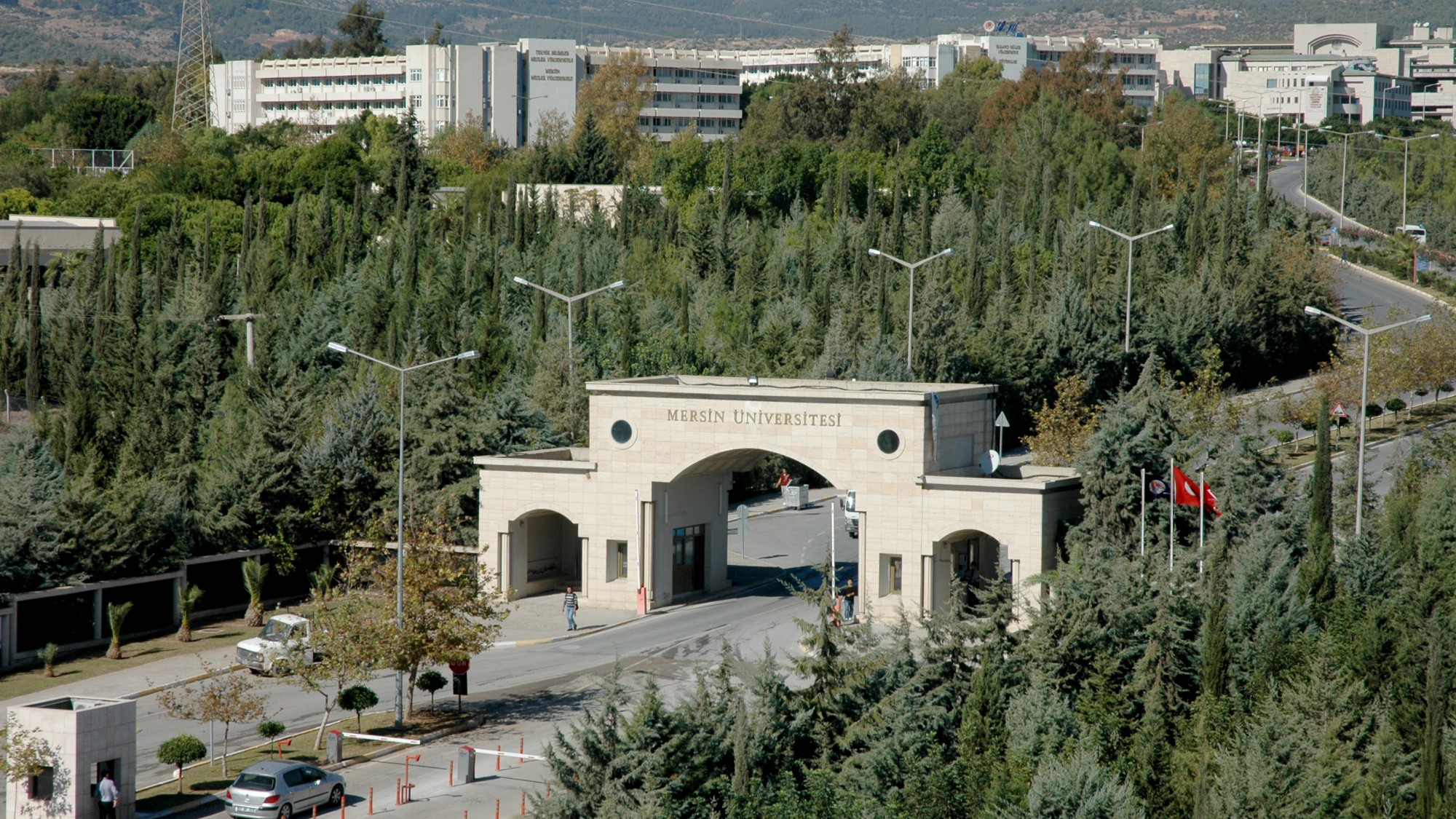 Mersin Üniversitesi Cover