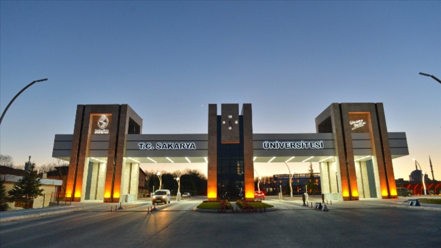 Sakarya Üniversitesi Cover