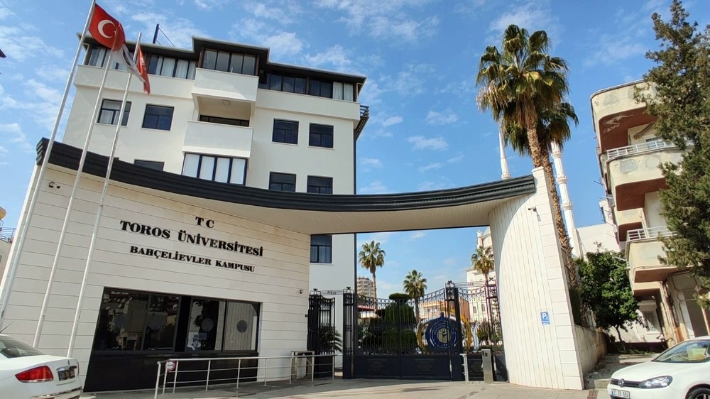 Toros Üniversitesi Cover