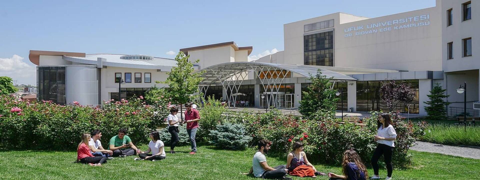 Ufuk Üniversitesi Cover